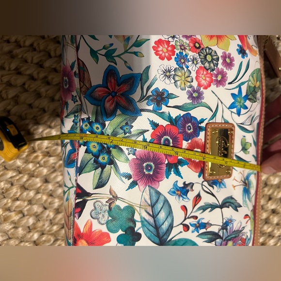 NWT Cavalcanti White Floral Purse - Picture 14 of 14